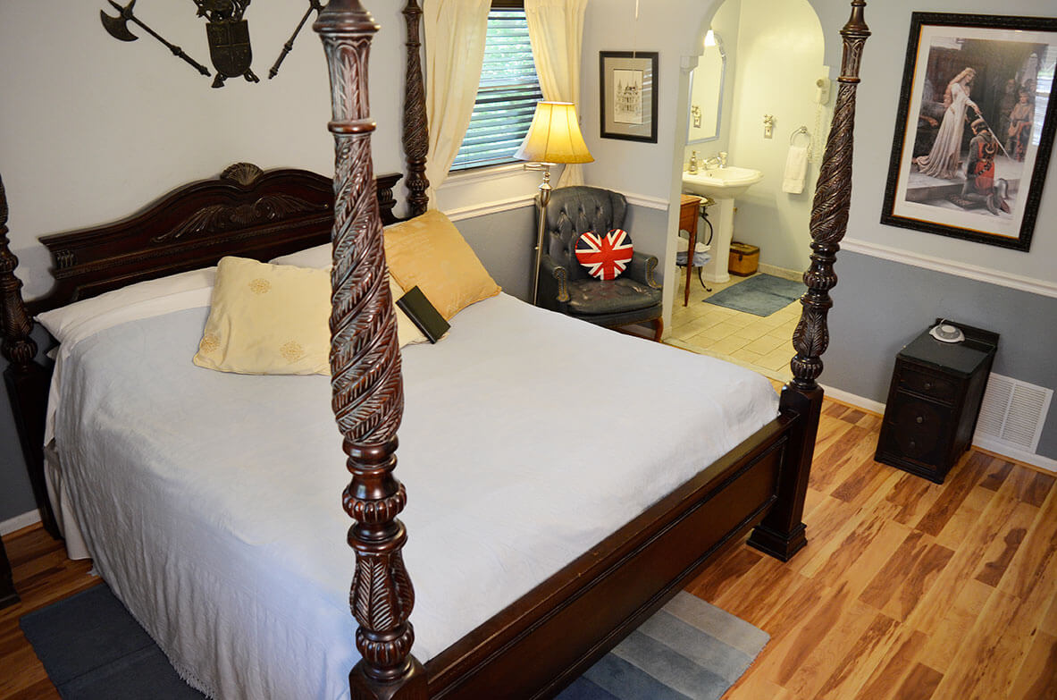 The London Room | Little English Guesthouse B&B, Tallahassee, FL